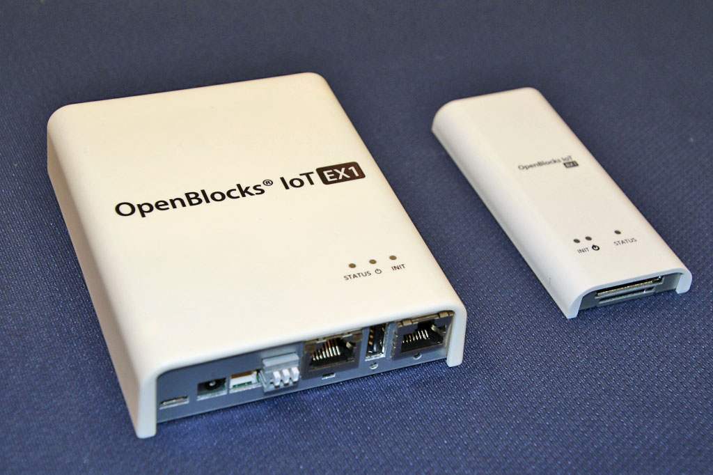 左が「OpenBlocks IoT EX1」、右が「OpenBlocks IoT BX1」。